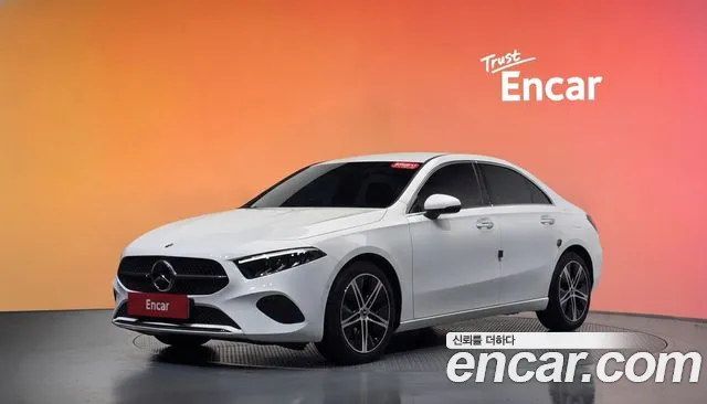 Mercedes-Benz A-Class 2025 — photo 1