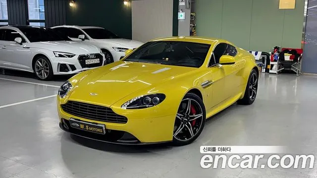 Aston Martin Vantage 2016 — photo 1