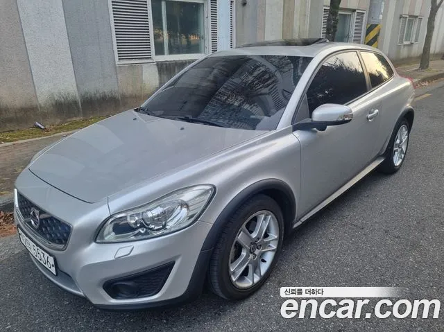 Volvo C30 2010 — photo 1