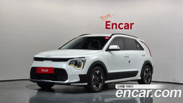Kia Niro 2023 — photo 1