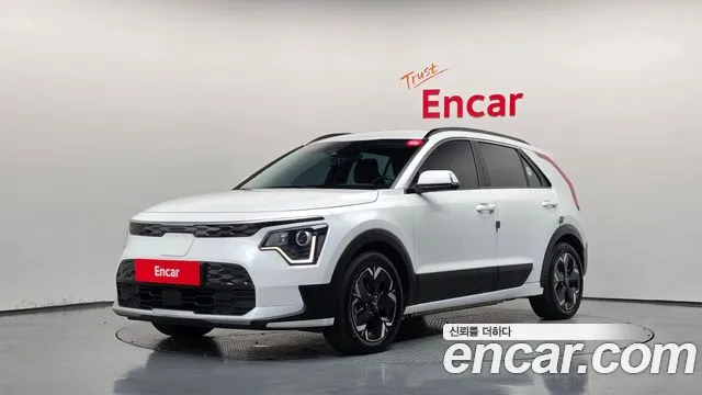 Kia Niro 2023 — photo 1