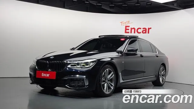 BMW 7-Series 2018 — photo 1