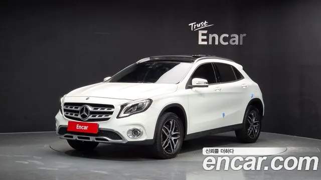 Mercedes-Benz GLA-Class 2018 — photo 1