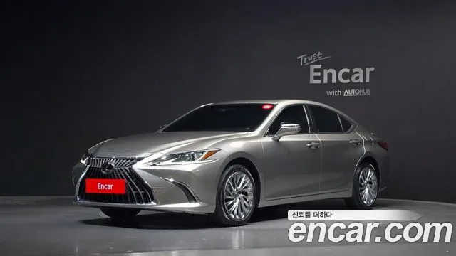 Lexus ES 2023 — photo 1