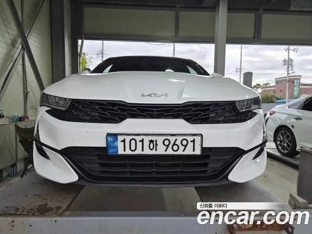 Kia K5 2023 — photo 1