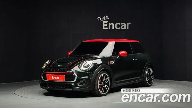 Mini Cooper 2019 — photo 1