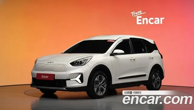 Kia Niro 2023 — photo 1