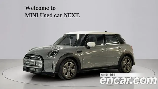 Mini Cooper 2023 — photo 1