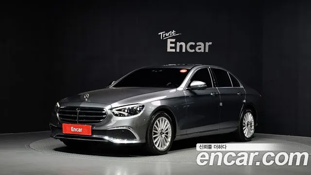 Mercedes-Benz E-Class 2022 — photo 1