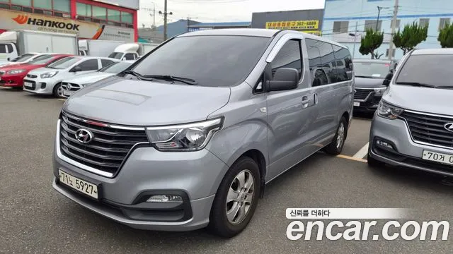 Hyundai Starex 2021 — photo 1