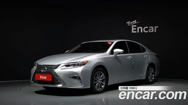 Lexus ES 2017 — photo 1