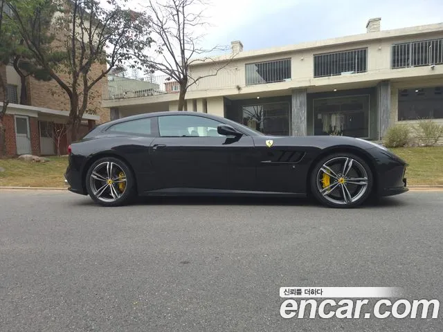 Ferrari GTC4 Lusso 2018 — photo 1
