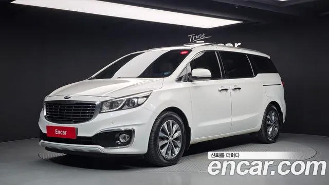 Kia Canival 2016 — photo 1