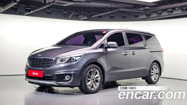 Kia Canival 2015 — photo 1