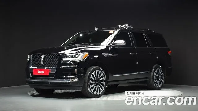 Lincoln Navigator 2023 — photo 1