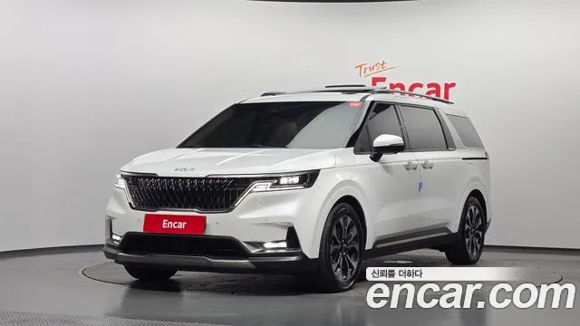 Kia Canival 2023 — photo 1