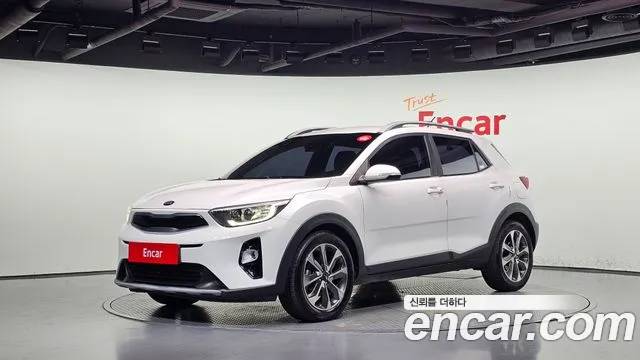 Kia Stonic 2018 — photo 1