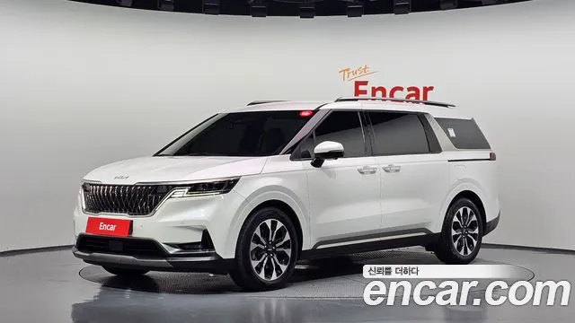 Kia Canival 2023 — photo 1