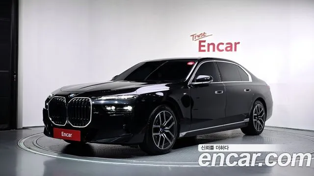 BMW 7-Series 2024 — photo 1