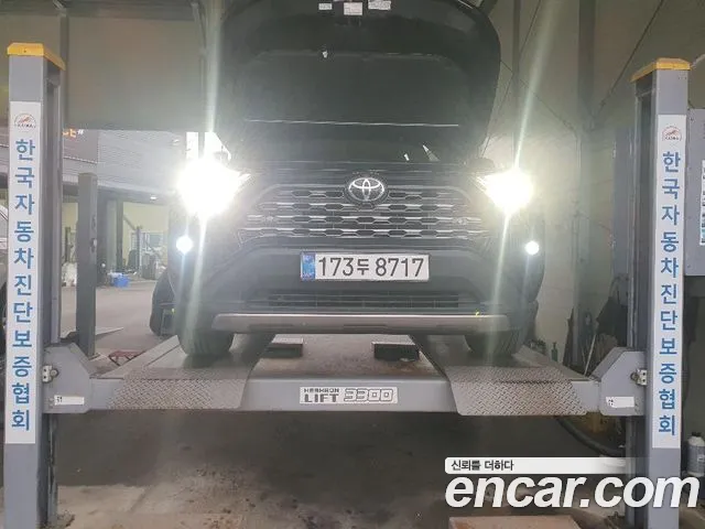 Toyota RAV4 2025 — photo 1