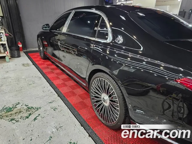 Mercedes-Benz S-Class 2023 — photo 1