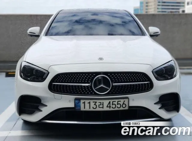 Mercedes-Benz E-Class 2022 — photo 1