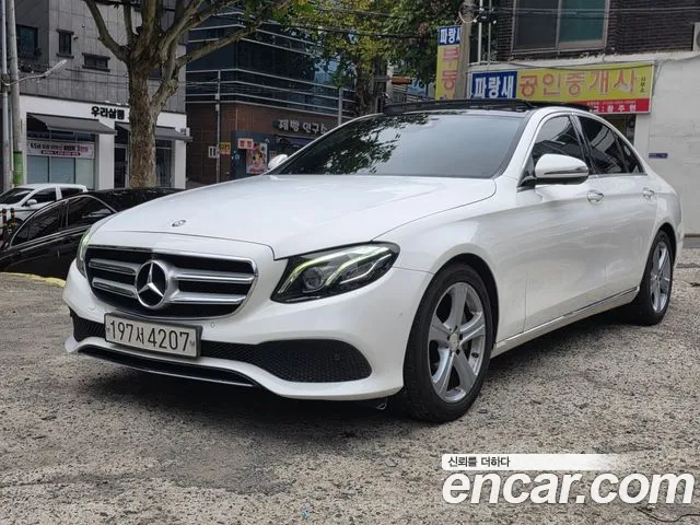 Mercedes-Benz E-Class 2017 — photo 1