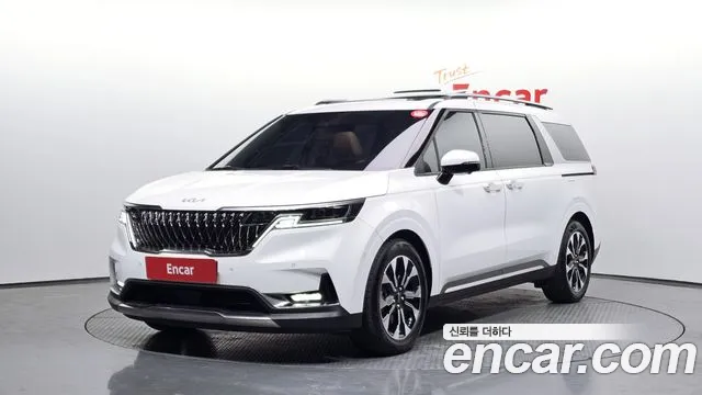 Kia Canival 2023 — photo 1