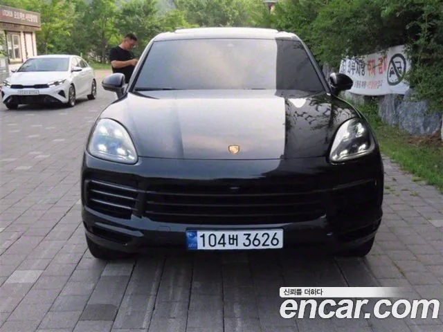 Porsche Cayenne 2021 — photo 1