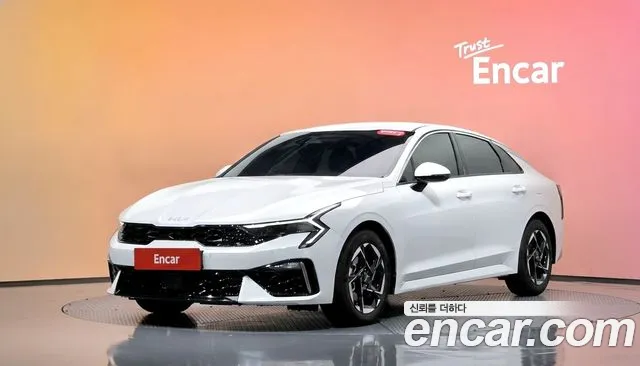 Kia K5 2025 — photo 1