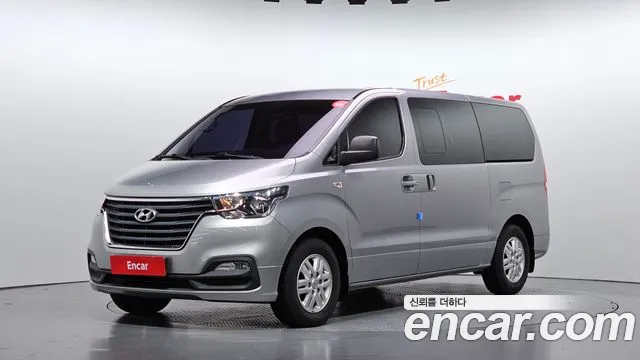 Hyundai Starex 2019 — photo 1