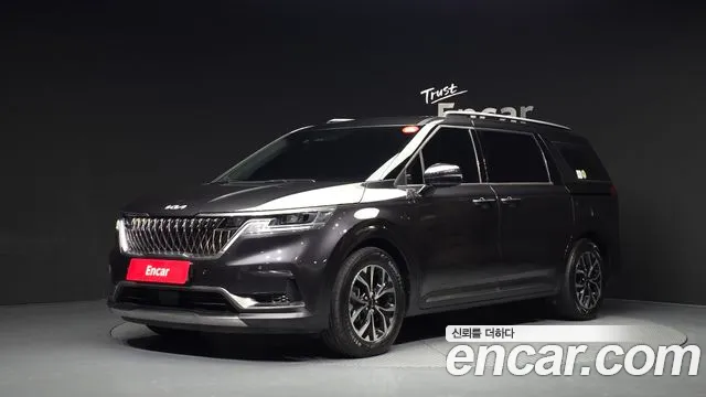 Kia Canival 2023 — photo 1