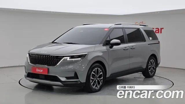 Kia Canival 2023 — photo 1