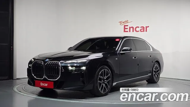 BMW i7 2024 — photo 1
