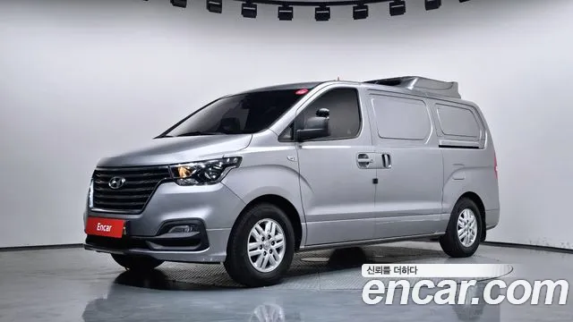 Hyundai Starex 2021 — photo 1