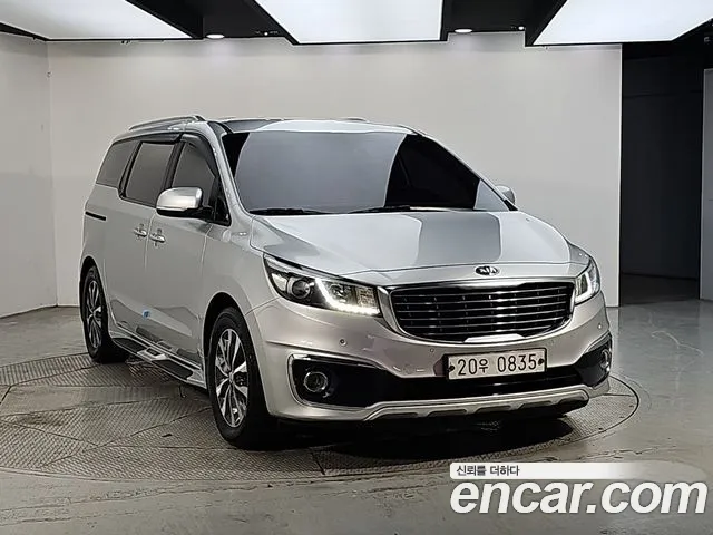 Kia Canival 2017 — photo 1