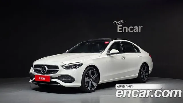Mercedes-Benz C-Class 2026 — photo 1