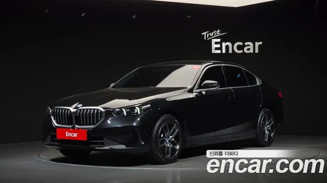 BMW 5-Series 2026 — photo 1