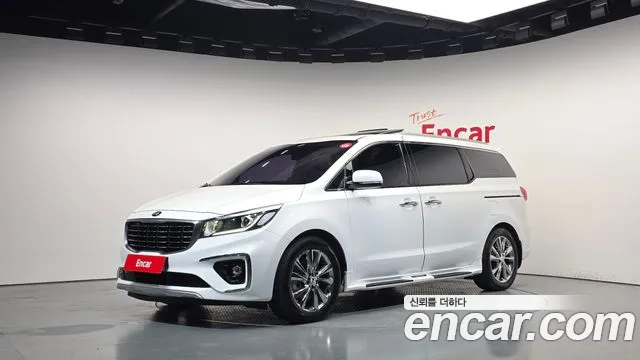 Kia Canival 2019 — photo 1