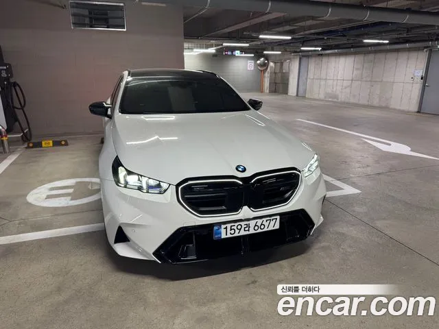 BMW M5 2026 — photo 1