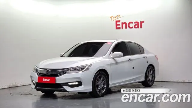 Honda Accord 2017 — photo 1