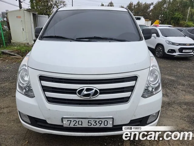 Hyundai Starex 2017 — photo 1