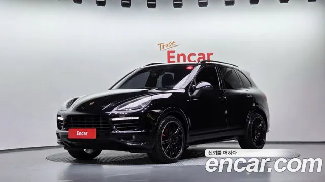 Porsche Cayenne 2013 — photo 1