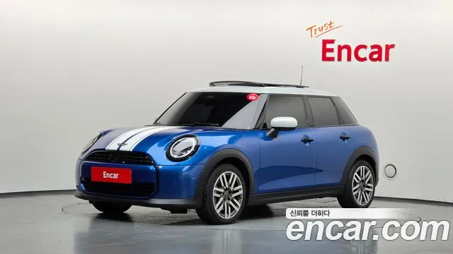 Mini Cooper 2025 — photo 1