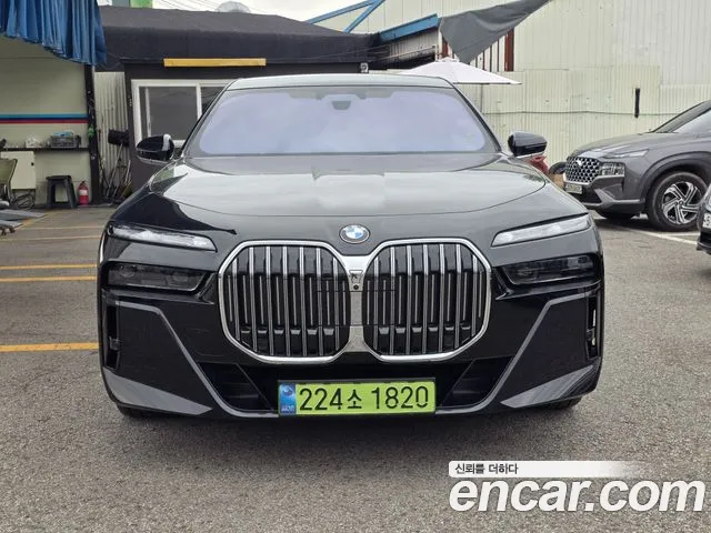 BMW 7-Series 2024 — photo 1