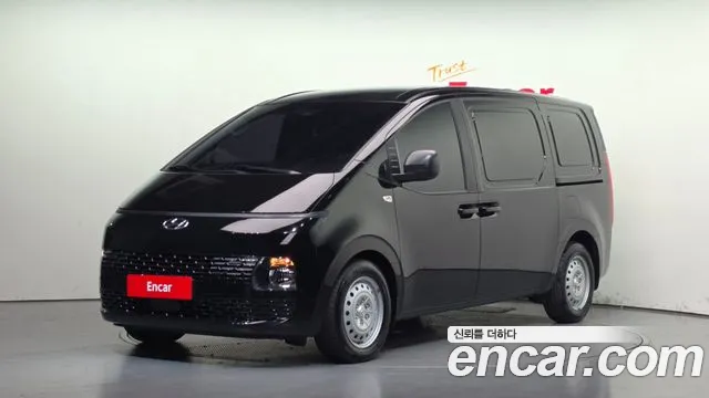Hyundai Staria 2022 — photo 1