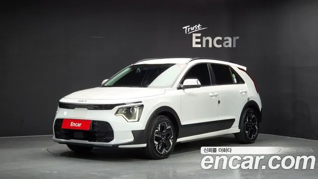 Kia Niro 2023 — photo 1