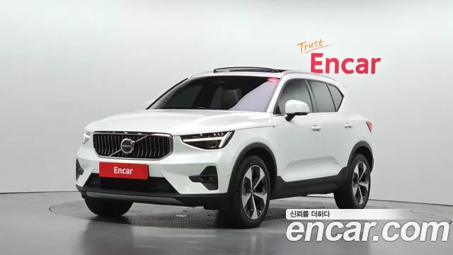 Volvo XC40 2024 — photo 1