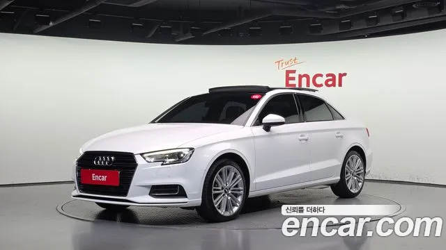 Audi A3 2018 — photo 1