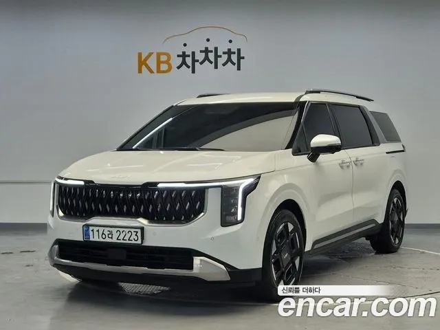 Kia Canival 2025 — photo 1